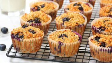 VIDEO: Blueberry Oatmeal Muffins | Quick + Easy + Make-Ahead Recipe | Bake With Me