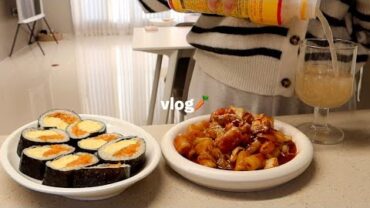 VIDEO: vlog | 혼자 사는 자취생의 봄맞이 집밥, 냉이 된장찌개 🥪 돈까스 샌드위치, 당근김밥, 인생 소갈비찜 레시피, 단짠단짠 새우장 🦐