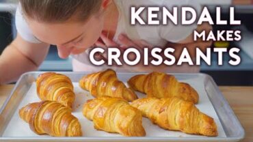 VIDEO: Croissants | The FundaKendalls