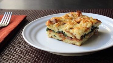 VIDEO: Bacon Cheddar & Spinach Strata – Bacon Cheddar & Spinach Breakfast Casserole