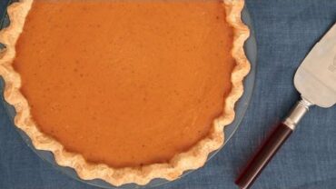 VIDEO: How to Make Pie Crust by Hand