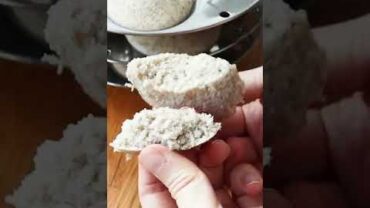 VIDEO: EASY STEAMED INDIAN RICE CAKES (FLUFFY IDLI!!) #SHORTS