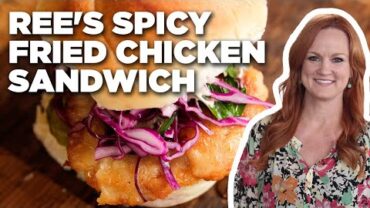 VIDEO: Ree Drummond’s Spicy Fried Chicken Sandwich | The Pioneer Woman | Food Network