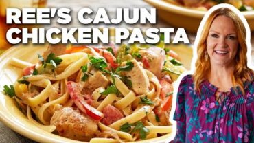 VIDEO: Ree Drummond’s Cajun Chicken Pasta (SEASON ONE THROWBACK) | The Pioneer Woman | Food Network