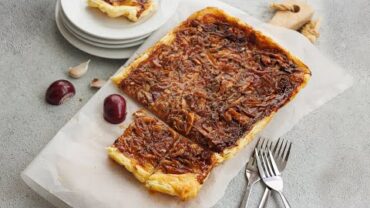 VIDEO: Caramelized Mushroom Puff Pastry Tarte Tatin  | EASY VEGAN RECIPE