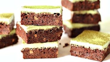 VIDEO: VEGAN MATCHA BROWNIES!!