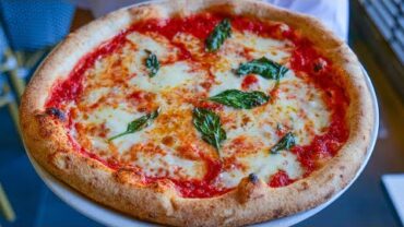 VIDEO: How to make NEAPOLITAN PIZZA DOUGH with Dry Yeast like a World Champion Pizza Chef