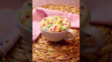 VIDEO: 1 Minute Vanilla Mug Cake! 🎂