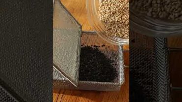 VIDEO: using a Japanese sesame roaster #SHORTS