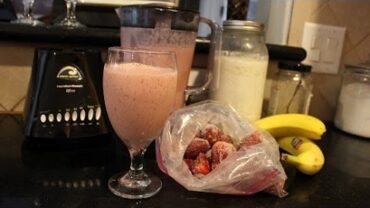 VIDEO: Kefir & Frozen Fruit Smoothie