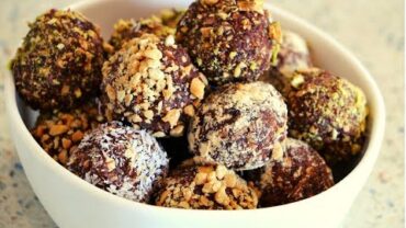 VIDEO: Chocolate Peanut Butter Protein Balls-Vegan