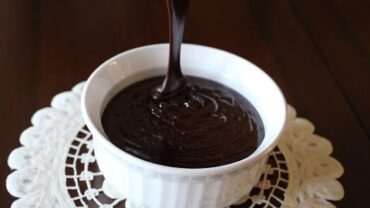 VIDEO: How To Make Chocolate Ganache