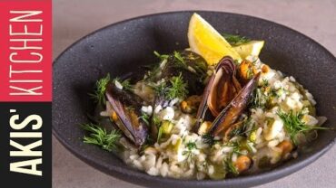 VIDEO: Lemon rice with Mussels (Midopilafo) | Akis Petretzikis