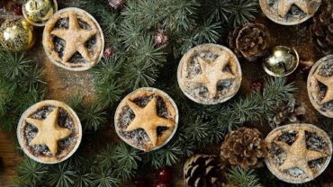 VIDEO: VEGAN MINCE PIES | 12 DAYS OF CHRISTMAS