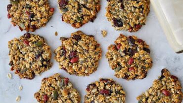 VIDEO: The HEALTHIEST Breakfast Cookies (Sugar-Free, Vegan, Gluten-Free)