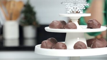 VIDEO: No-Bake Chocolate Mint Snowballs | Southern Living