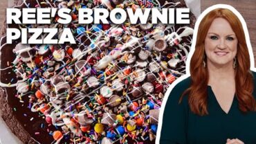 VIDEO: Ree Drummond’s Brownie PIZZA Recipe | The Pioneer Woman | Food Network