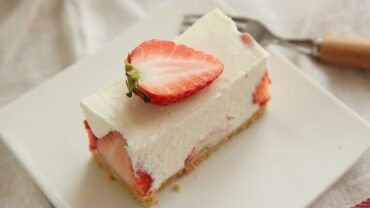 VIDEO: No-Bake Strawberry Cheese cake Easy Recipe : Honeykki 꿀키