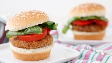 VIDEO: Veggie Burgers – Best Summer Recipes – Weelicious