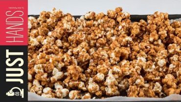 VIDEO: Caramel popcorn | Akis Petretzikis