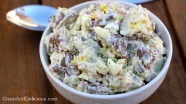 VIDEO: CLASSIC POTATO SALAD RECIPE | how to make potato salad easy + healthy