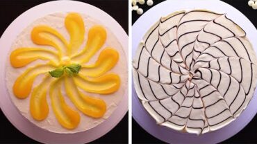 VIDEO: 15 Easy Ways to Decorate Cakes Using Your Kitchen Items! So Yummy