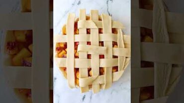 VIDEO: Easy Peach Pie #shorts