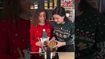 VIDEO: The cookist team wants to whish you a merry christmas with an easy recipe for you all #shorts