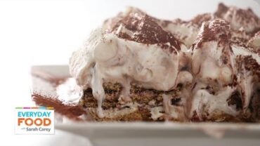 VIDEO: Fudgy Ice Cream Cake – Everyday Food with Sarah Carey