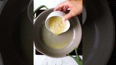 VIDEO: Egg White Omelette #shorts